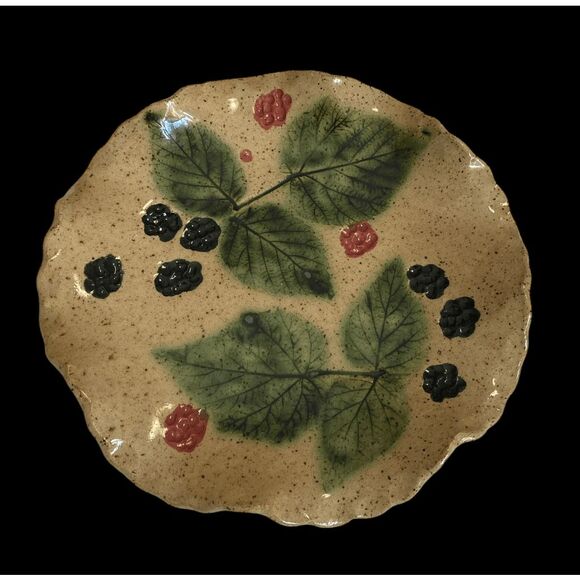 Vintage Handmade Studio Pottery Blackberry Dish Scalloped Signed - Picture 1 of 5